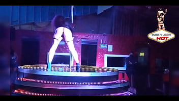 Me Quita La Tanga Un Desconocido, Después Me Voy A Bailar A Un Tablel