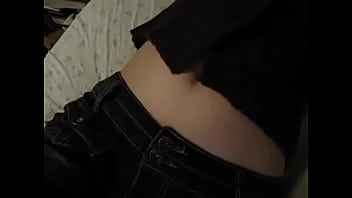 Tortieboa – Stretching And Showing My Belly Button