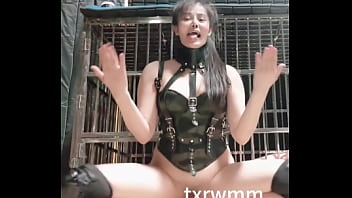 萌面乖兽认主仪式– BDSM/字母圈/DS/臣服/圈养/sub/母狗/调教室/K9调教/遛狗/跪趴/蹲坐/肛塞/皮革束缚/狗奴/性奴/狗笼子/项圈/反差婊