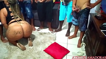 Casada Bbw Se Deliciando Em Com Vários Homens Dotados