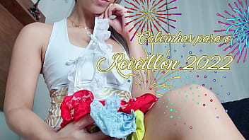 Escolhendo A Calcinha Para Passar O Réveillon 2022