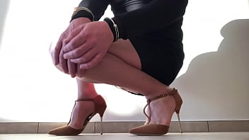 High-heels, Long-legs, Up-skirt, Black-pantyhose, Sexy-legs – Heels – 2025 – Wild – Session – Video 1878211