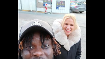 Blowjob And Pee On A Public Toilet