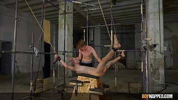 Kinky Leo Ocean Restrains Submissive Blond Twink Sky Heet