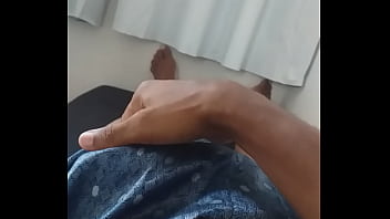 Esposa não tá em casa, fico com tesão!