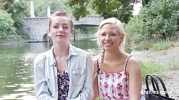 Deutsche Mädels Vergnügen Sich In Der Umkleidekabine