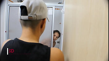 Espiando A La Zorra De Mi Hermanastra