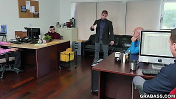 Does Naked Yoga Motivate More Than Roasting People?