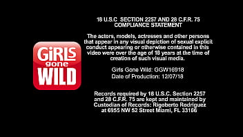 Mechanic Girls Lick Pussy Ggw022