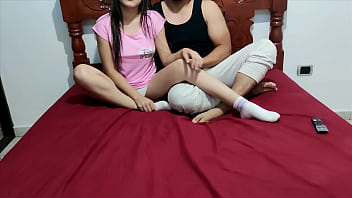 Cuidando A Mi Vecina Que Le Gusta El Anime Y Le Puse Un Hentai