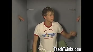 Fraternity Newcomer Dillon Samuels Sucks Dicks In Foursome