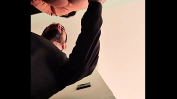 Le Como El Culo En El Pasillo