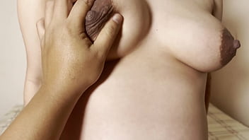 Mi Vecina Embarazada Me Invita A Su Departamento, Pero Su Esposo Estaba Por Llegar.