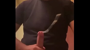 Joven Vergon Sacando Mucha Leche