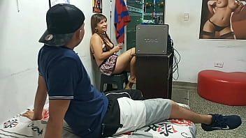 Me Follo Ami Hermanastra Angeles Mientras Ella Estudia