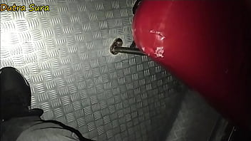 Estava Tansando Na Poltrona Do _nibus E Me Expulsaram. Então Fui Transar Na Cabine.