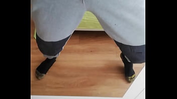 I Pee In The Sleeping Room – socks, kys, wetting-pants, peeing-in-pants, wetting-floor – Video 1210887