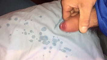 Manchando La Almohada De Vecina