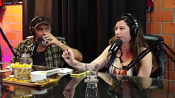 Casal Cuckold E Hotwife. O Que Ele Curte Mesmo, é Ver Sua Esposa Sentir Prazer!