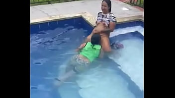 Paula Me Hace Un Oral En Un Bus