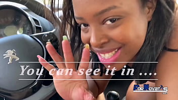 Joven Mulata Follando En El Coche Dulce Paris Con Victor Bloom