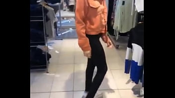 Martina Usando Por Primera Vez Su Juguete Favorito