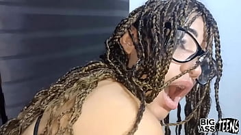 Para Que Una Novia Si Tengo A Mi Hermanastra Jugando Con Mi Polla Siempre Cuando Llega De La Universidad Sexo Con Linda Hermanastra De Culo Grande