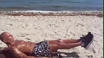Maxxx Loadz Working Out At Beach In Fort Lauderdale Fl The Jersey Shore Porn Star Is In Fl