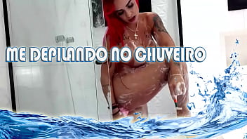 D_bora Fantine – Depilando No Chuveiro