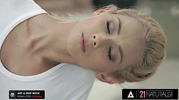 21 Naturals – Blonde Natural Beauty Veronica Leal Puts A Hard Dick Inside Of Her Wet Pussy