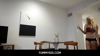 Yummysis – Sweet Chick Elizabeth Jolie Loves Riding A Huge Dick