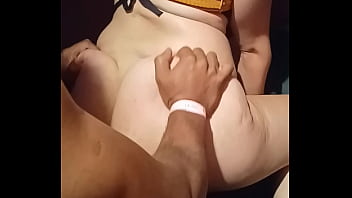 Novinha Casada Dando Gostoso Para Moreno Na Cabine Da Casa De Swing Com A Porta Aberta – Completo No Red