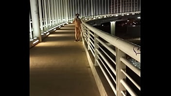 Paseando En Puente De Córdoba