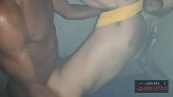 Cruising Bar: Torcedor Brasileiro Dando.