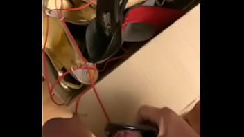 Masturbando Com Calçados