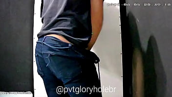 O Cara H_tero Veio Gozar No Gloryhole E Acabou Me Dedada (completo No Red)