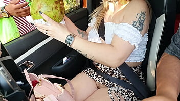 Cristina Almeida Toda Gostosa Se Exibindo Em Público Para Estranhos Ao Lado Do Marido Corno