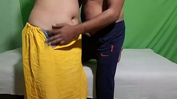 Komal Bhabhi Had A Lot Of Fun By Inviting Her Boyfriend At Home.