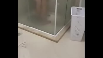 Esposa No Banho Comedor Ativo