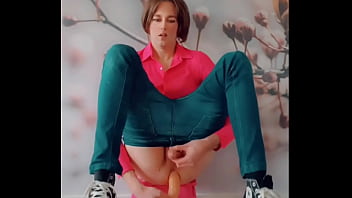 Annemieke In Jeans And Chucks Riding Dildo