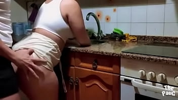 Me Coje Mientras Cocino Y Se Viene