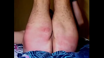 Cul rouge de mick51 de très près