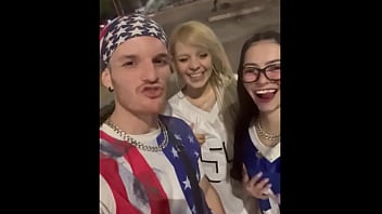 Bad Melli, Carmona Oficial E Kyra Sex Se Exibindo No Elevador E Na Praça Roosevelt De São Paulo