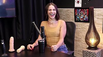 Ela Está Começando A Entrar No Swing, E No Porn_ Ela Faz O Que Se Sente Bem, E O Limite é… – Debora Andrade Official