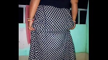 Indian Daring Wife Naked In Hotel Lawn | Daring Mou Bhabi | Desi Amature