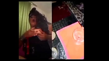 Travesti Sevda Pee Drinking