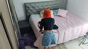 La Espio A Mi Hermanastra Peliroja En Tanga Sin Que Se De Cuenta