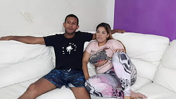 Se Queda Dormidx Mientras Vemos Una Pelicula, No Resisto Y Le Hago Una Deliciosa Mamada