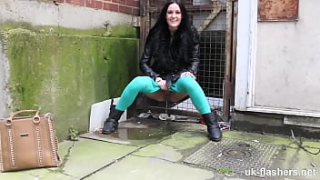 British Amateurs Shows Construction Workers Her Pussy