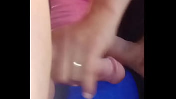 Paja Doble De Nuestra Esposa Pajeando Nuestros Penes Y Rosándolos